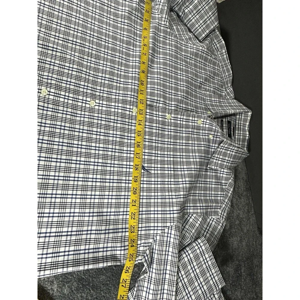 Nautica Men's XL Long Sleeve Button Up Plaid Shirt - Wrinkle Resistant